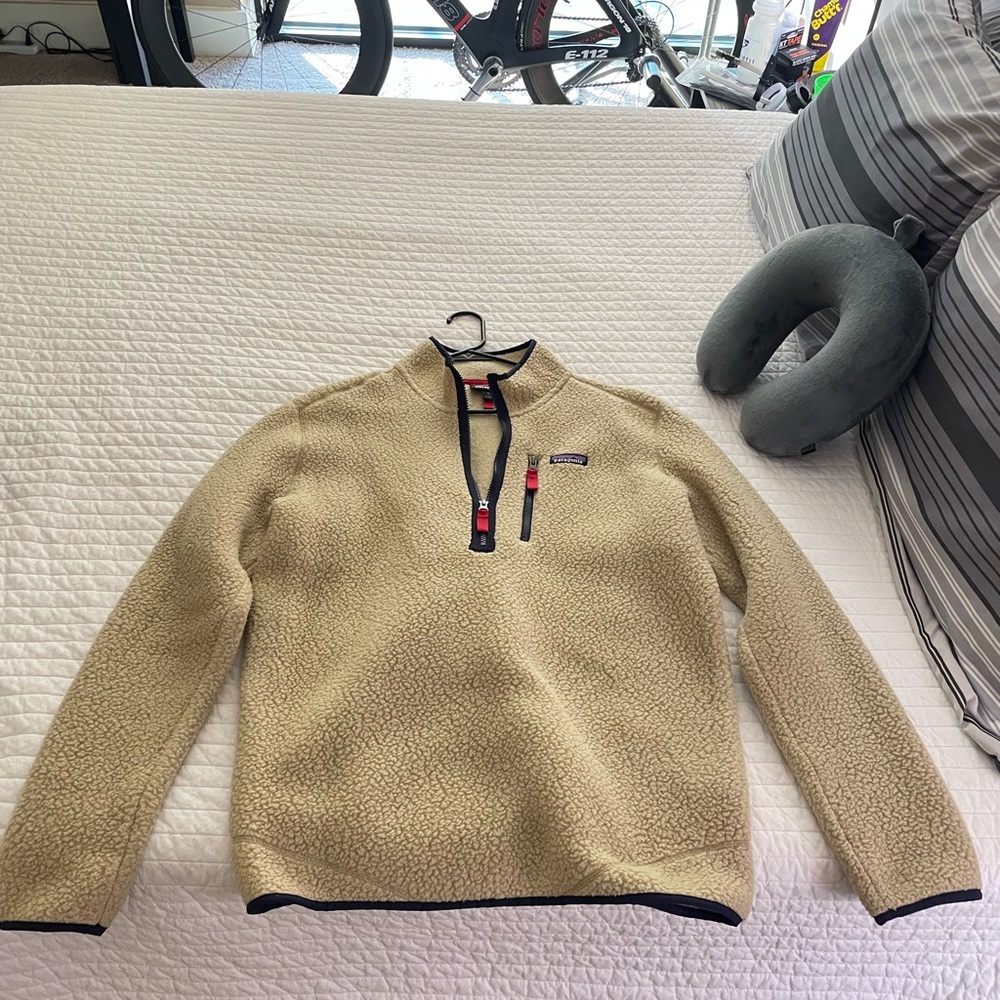 Men’s cream Sherpa fleece quarter zip patagonia